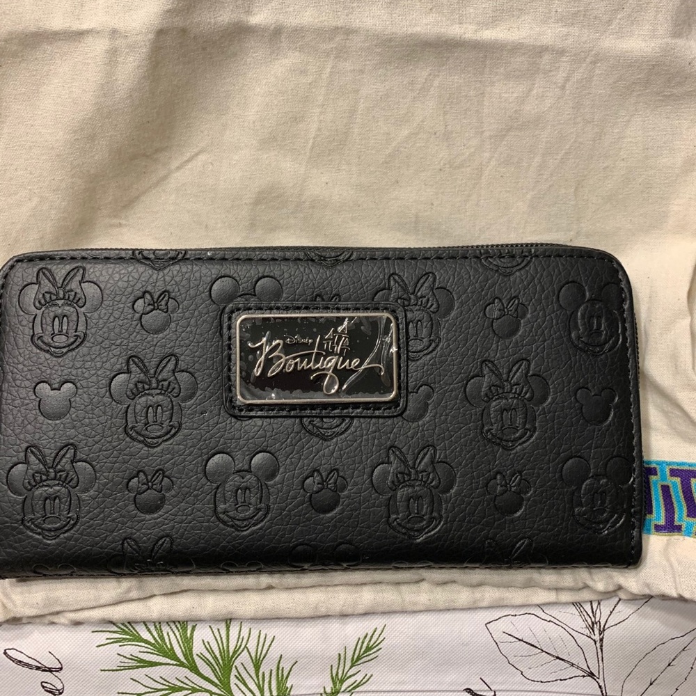 Disney Parks boutique wallet